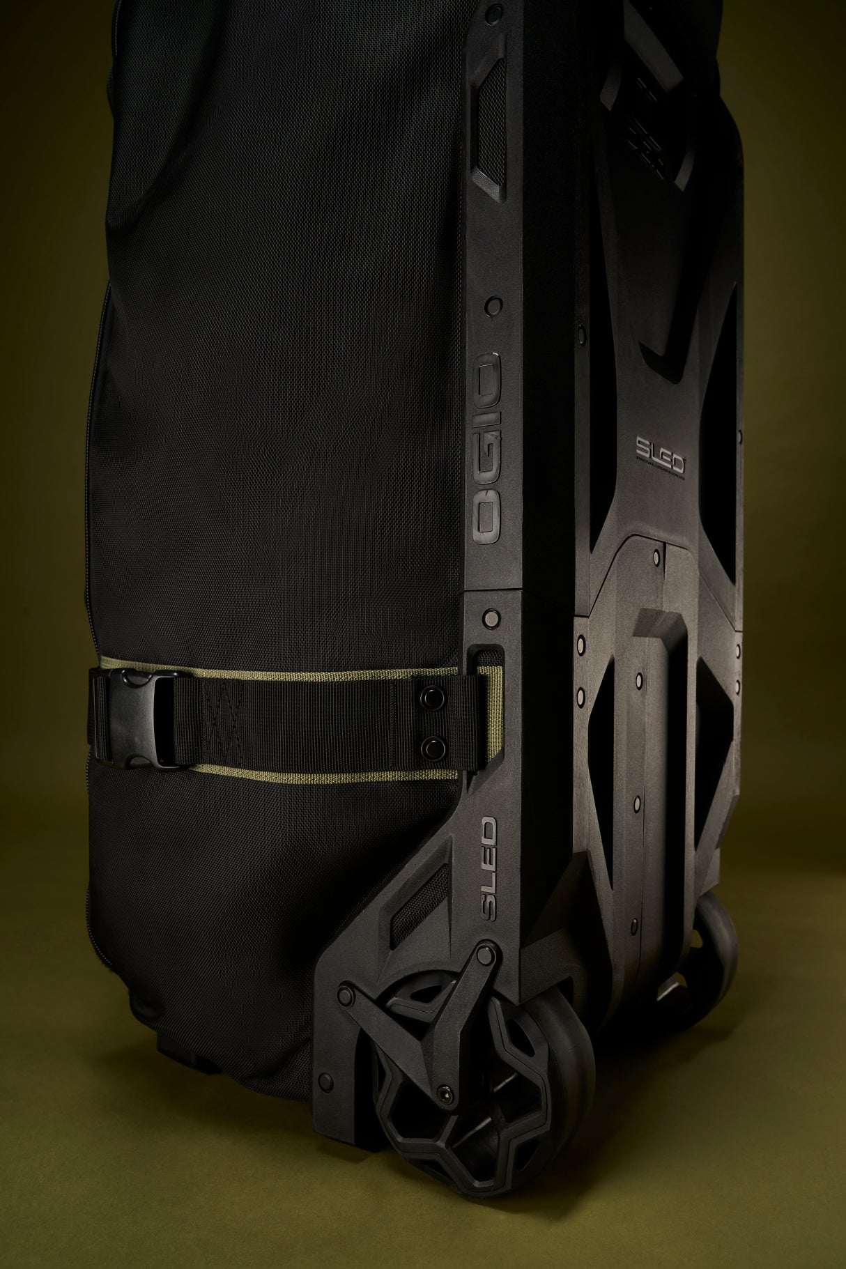 OGIO Renegade Travel Cover - Black